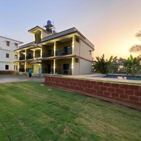 Hotel O'Nest Countryside Surai Exterior foto